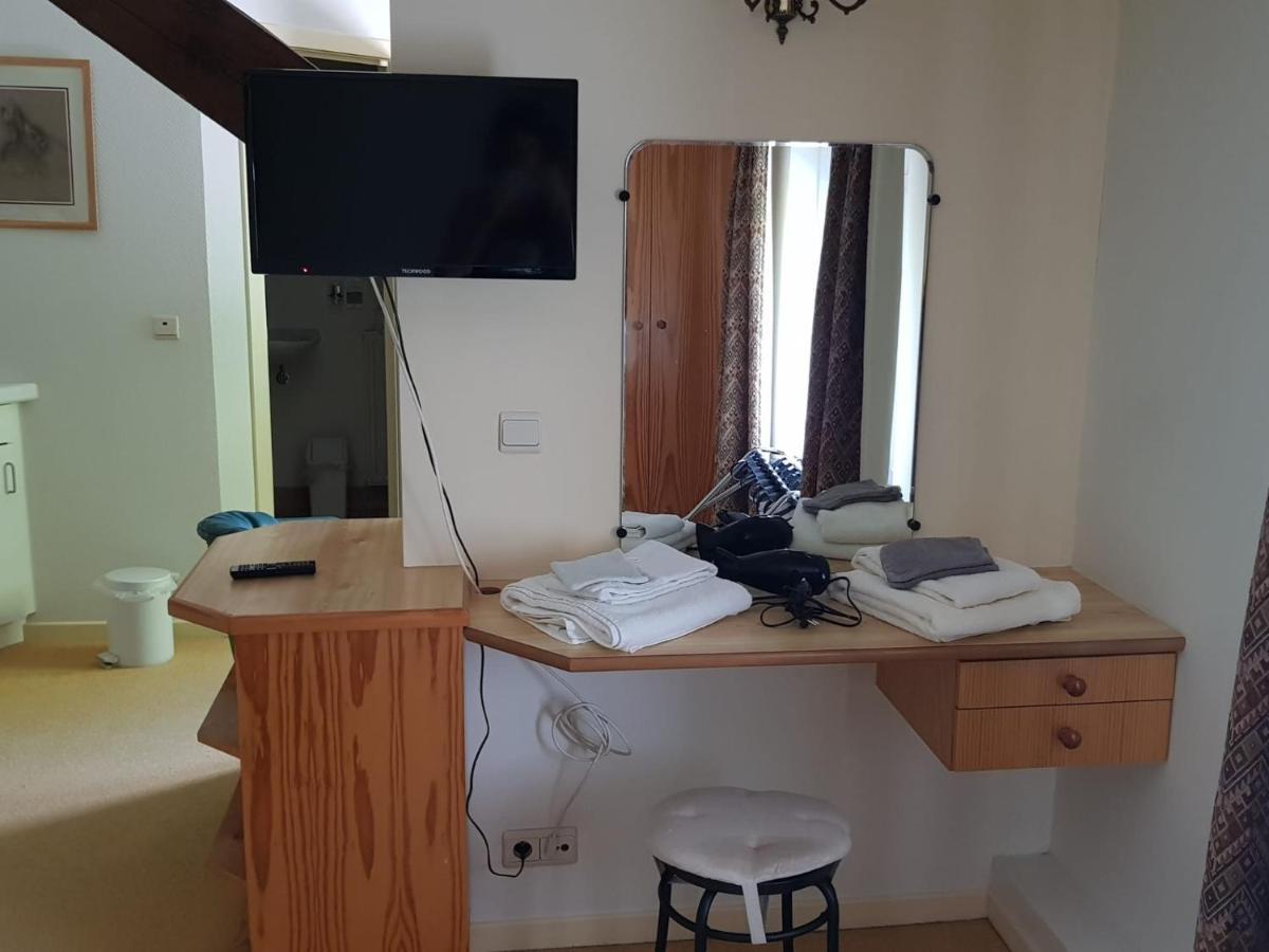 Petite Chatelaine Batiment Les Chevaliers Herbeumont Exterior foto
